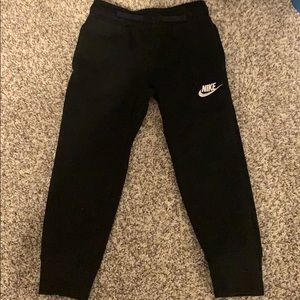 Boys Nike jogger sweatpants